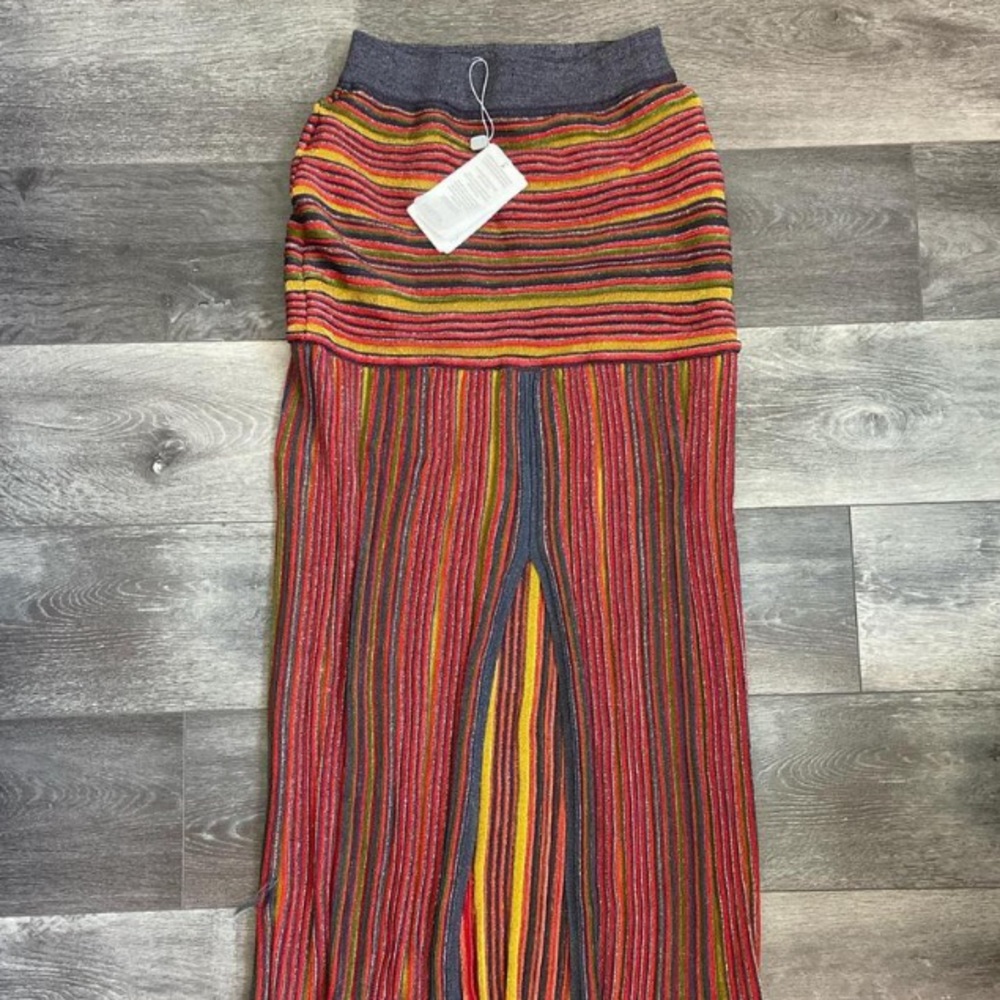 Striped midi skirt with front slit. With tags